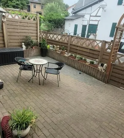 Erdgeschosswohnung Mit Terrassen Lägenhet *